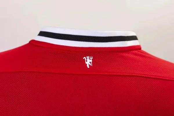 2011/12 Manchester United Retro Jersey Home - Image 8