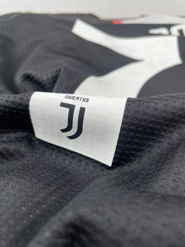 2019 20 cristiano ronaldo #7 juventus home retro player version soccer jersey with ucl patch long sleeve