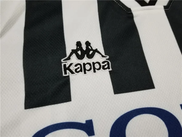 1996 97 juventus retro jersey home
