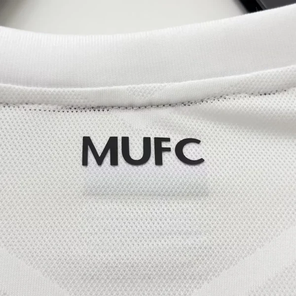 2010/11 Manchester United Retro Jersey Away - Image 4