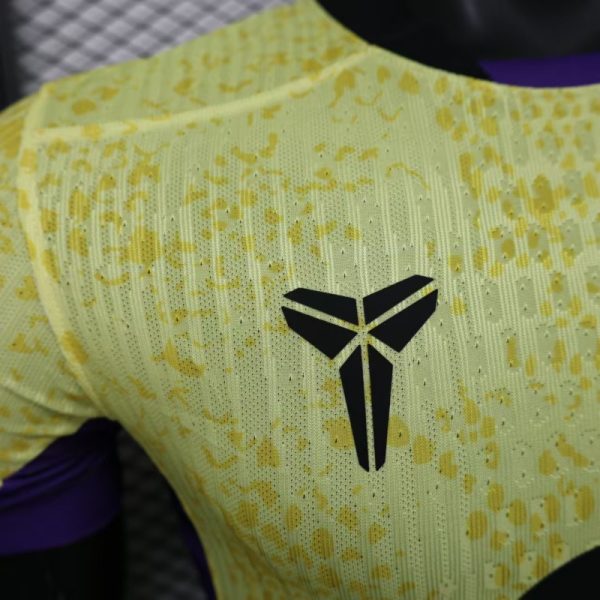 2025/26 Barcelona Special Edition Football Shirt - Image 5