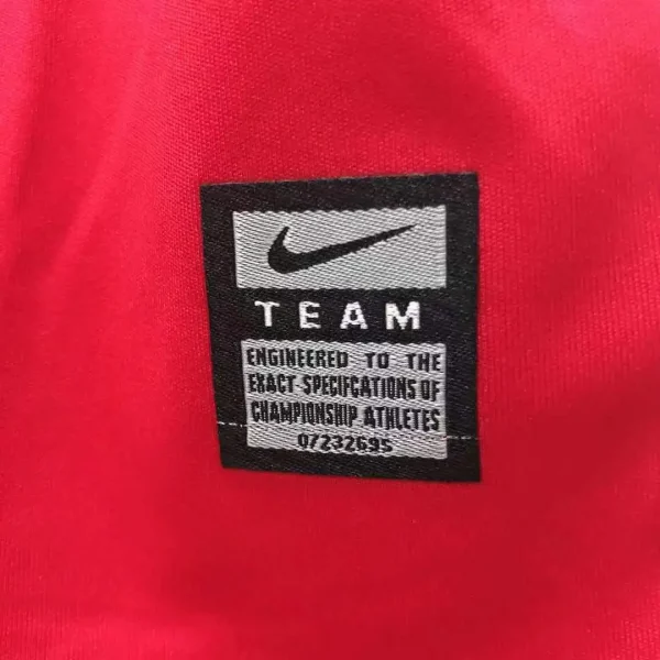 2009/10 Manchester United Retro Jersey Home - Image 8