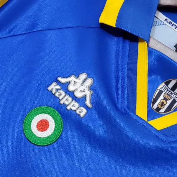 1995 96 juventus retro jersey away